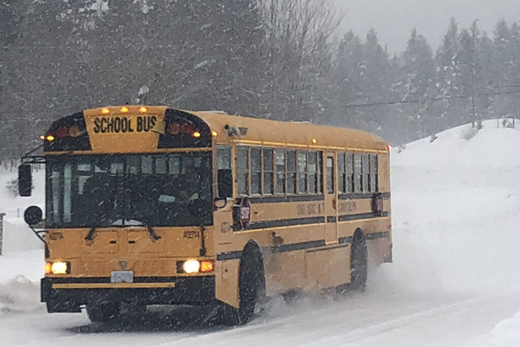 ବିଶ୍ୱର ସବୁଠାରୁ ଥଣ୍ଡା ସ୍କୁଲ ||coldest school bus in the world