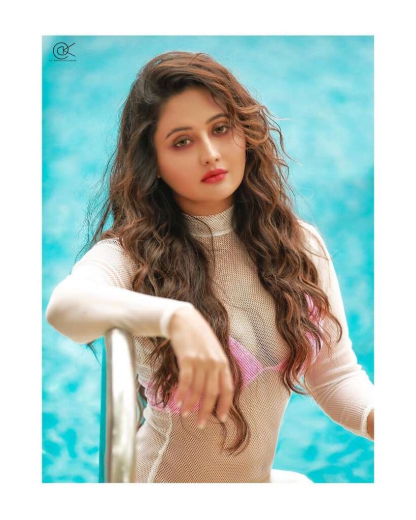 Rashami Desai's swimwear pictures || odia24 .com